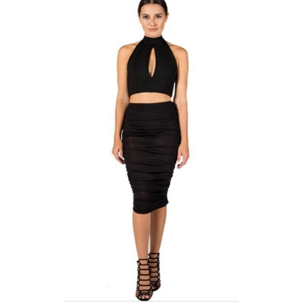 Keyhole Side Cutout Crop Top 